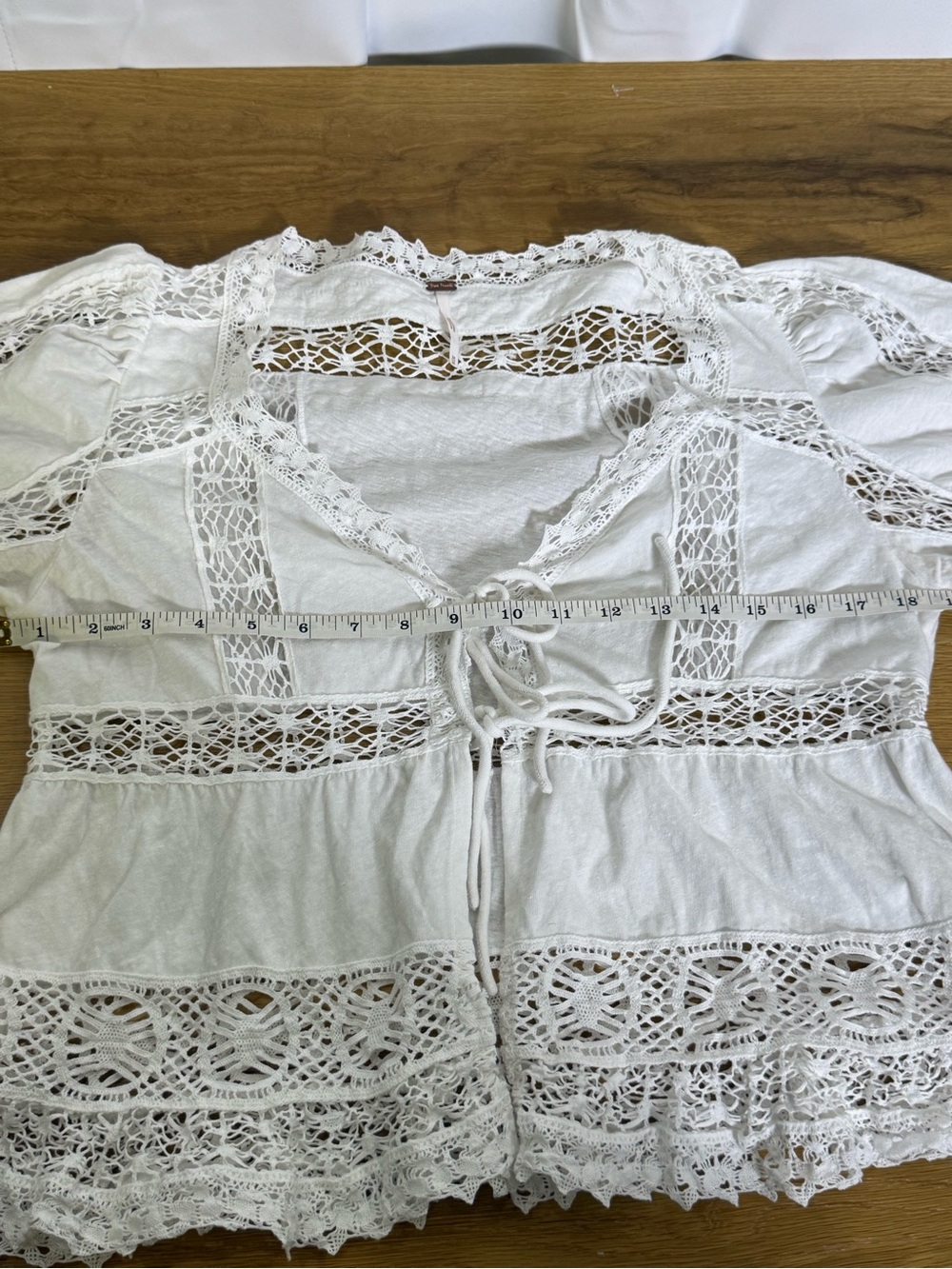 Free People Sweetdreams Boho long sleeve Top White Crochet Lace Tie-Front Size M - Picture 3 of 8